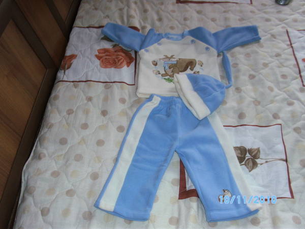 Поларено комплектче за сладурче-блузка,панталонче и шапка-поемам пощенские SANY09111.JPG Big