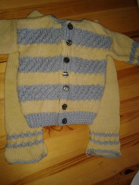 Лот плетиво жилетка с панталонче и пуловер danidani17_2012-02-12_14_04_05.jpg Big