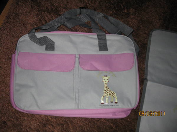 НОВА бебешка чанта, много удобна с подложка за повиване, 7 лв Picture_1165.jpg Big
