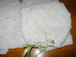 Снежнобяла жилетка за пролетта с шапчица в комплект. IMG_25921.jpg