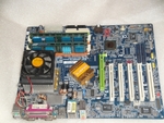 AMD дъно   процесор   RAM памет   видео карта   CD-RW/DVD  Floppy Drive DSC051051.JPG