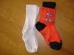 Лот от дънки, плюшен сyичър, тениска и потник и подарък-два чифта чорапки DSC040641.JPG