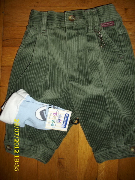 Зелени 7/8 джинси с подарък чисто нови чорапки. - 5.00 Лв toni69_DSCI0211_Custom_1.JPG Big
