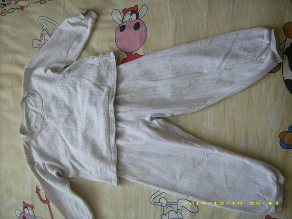 Топла пижамка-4.00 лв. JD500450.JPG Big