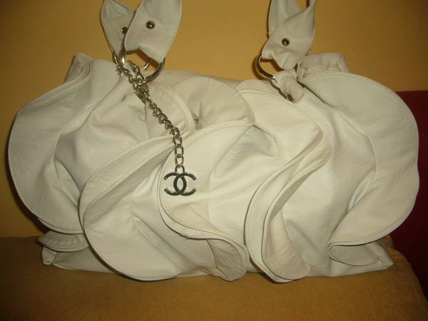 CHANEL-бяла кожена чанта P10900211.JPG Big