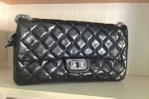 Chanel черна чанта с дълъг синджир boutiqueinfinity_234092014_04_09_07_23_21.jpg