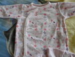 Лот бебешки пижамки с подарък боди P1020323.JPG