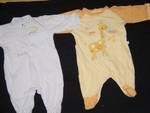 Две бебешки гащеризончета/пижамки S5300901.JPG