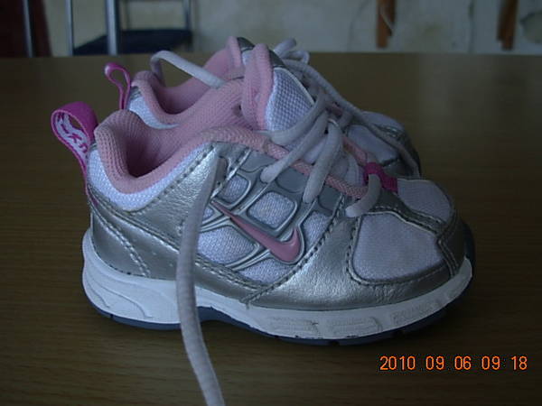 Оригинални маратонки Nike UK3.5 EUR19.5 DSCN1482.JPG Big