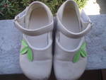 Обувчици в кремаво и зелени листенца P1021708.JPG