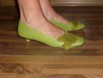Зелени обувки с цвете S6300303.JPG