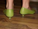 Зелени обувки с цвете S6300304.JPG