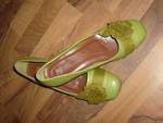 Зелени обувки с цвете S6300306.JPG