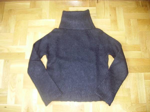 Дамски черен пуловер/поло Н&М р-р S, 10лв с пощенските pulover_HM_black_1.JPG Big