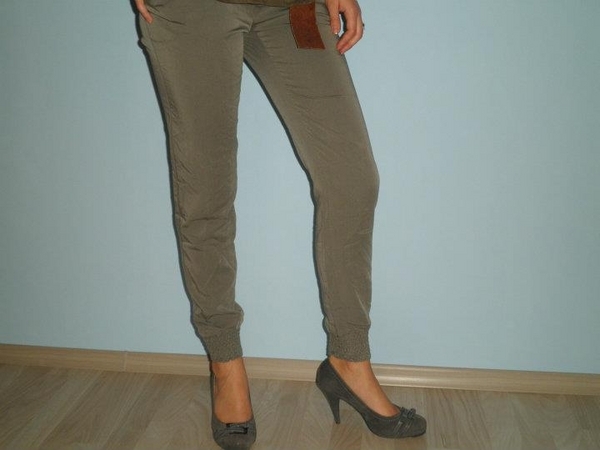 pantalon Bershka anito89_295838_265202873511509_264980900200373_941311_301190559_n.jpg Big