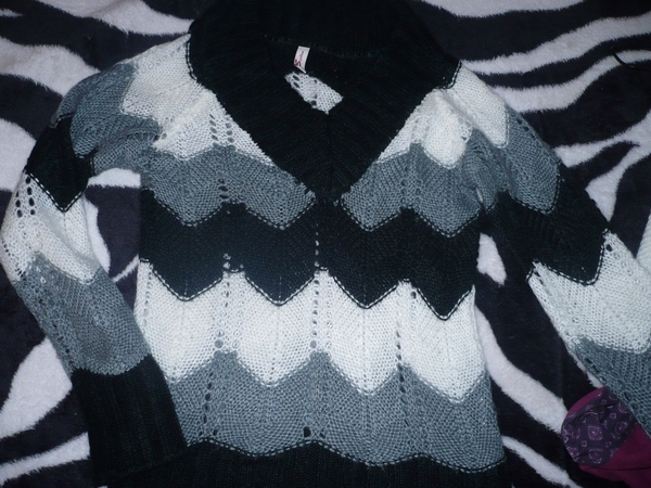 Топло пуловерче,сиво,черно и бяло Silvena_P1080870.jpg Big